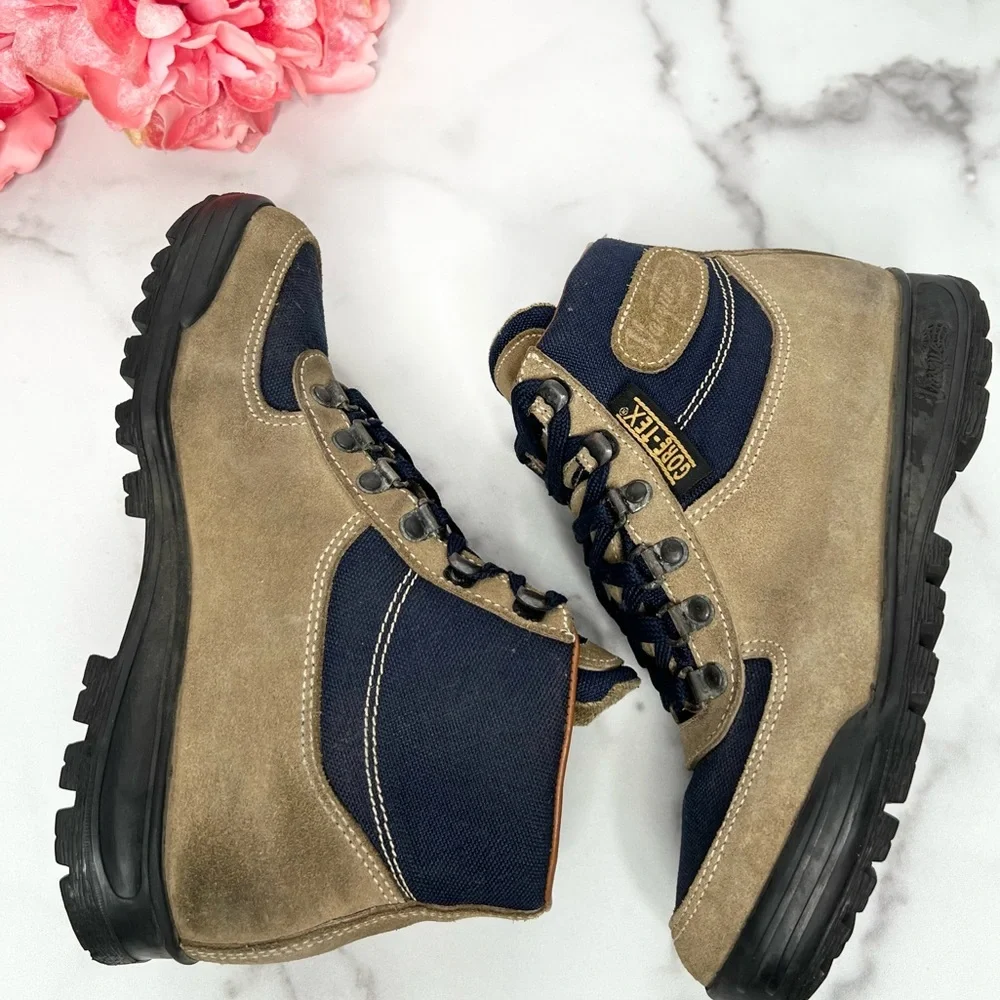 VASQUE Skywalk Hiking Boots Kid’s Size 5.5 (Big Boy) Gore-Tex Waterproof
